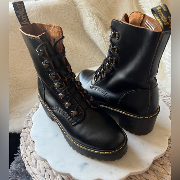 DR Marten's LEONA WOMEN'S VINTAGE SMOOTH LEATHER HEELED BOOTS Size 6 WM - Picture 12 of 15